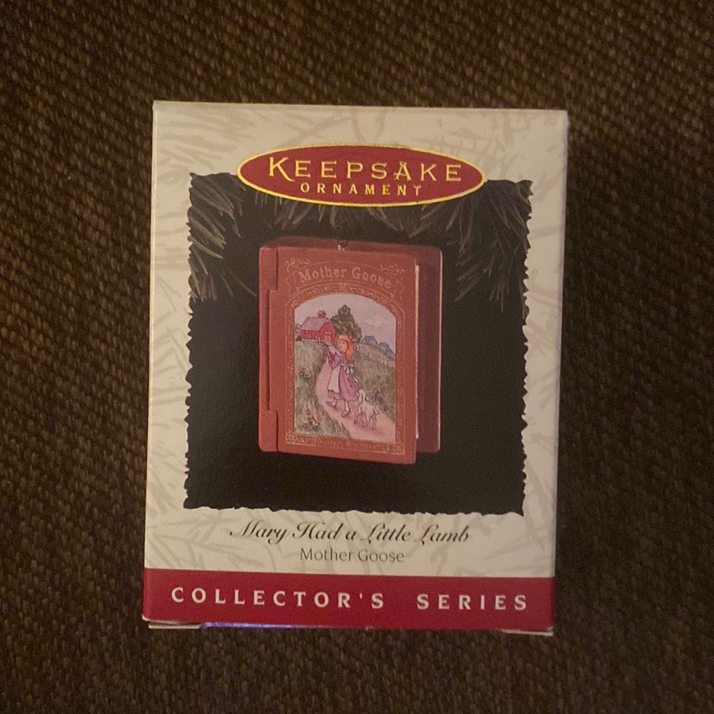 Hallmark Keepsake Ornament Mary had a Little Lamb, 4th in Series